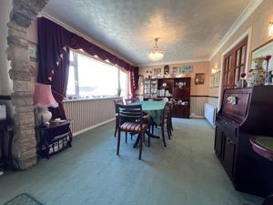 Dining Room- click for photo gallery